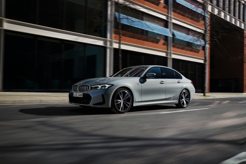 Ưu đãi giá bán hấp dẫn cho nhiều mẫu xe BMW trong tháng 10 - Ảnh 3. Xe BMW 3 được phân phối tại Việt Nam với ba phiên bản thuộc thế hệ mới nhất, sản xuất năm 2023