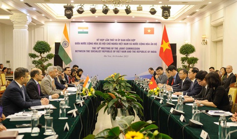 Việt Nam, Ấn Độ tăng cường hợp tác công nghệ - thông tin, sớm ký kết Đối tác số - Ảnh 2. Toàn cảnh cuộc họp giữa hai bộ trưởng ngoại giao Việt Nam, Ấn Độ - Ảnh: Bộ Ngoại giao cung cấp