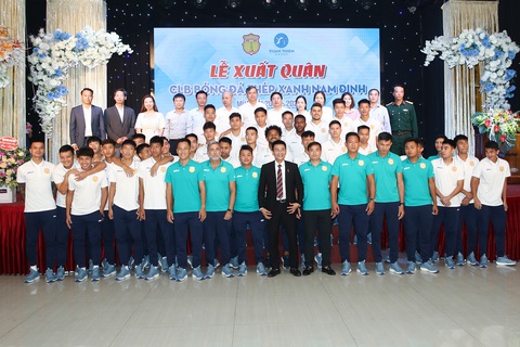 Tập thể ban lãnh đạo, ban huấn luyện và các cầu thủ CLB Thép Xanh Nam Định quyết tâm đạt thứ hạng cao tại V-League 2023 -2024 - Ảnh: MINH ĐỨC Tập thể ban lãnh đạo, ban huấn luyện và các cầu thủ CLB Thép Xanh Nam Định quyết tâm đạt thứ hạng cao tại V-League 2023 - 2024 - Ảnh: MINH ĐỨC