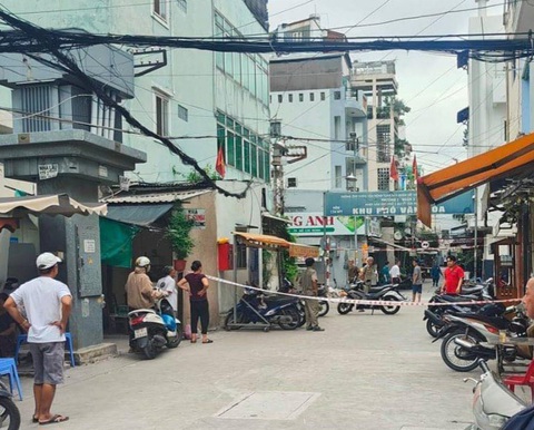 Đối tượng nghi vấn tâm thần gây thương tích cho 6 người dân rồi tự sát - Ảnh 1. Hiện trường vụ việc - Ảnh: A.X.