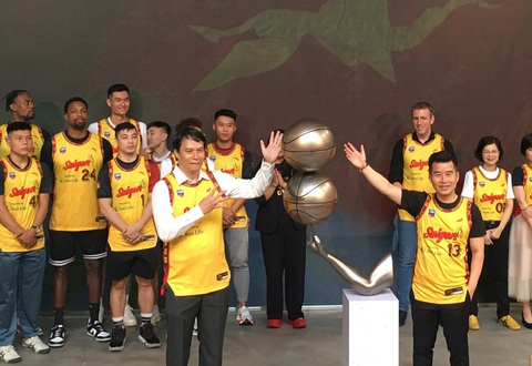 Saigon Heat nhận 'doping' sau lần thứ 4 liên tiếp vô địch VBA - Ảnh 1. Sun Life Việt Nam trở thành đối tác bảo hiểm nhân thọ của Saigon Heat - Ảnh: VBA