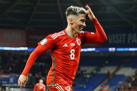 Haaland có nguy cơ ngồi nhà xem Euro 2024- Ảnh 2. Harry Wilson gieo sầu cho Croatia - Ảnh: REUTERS
