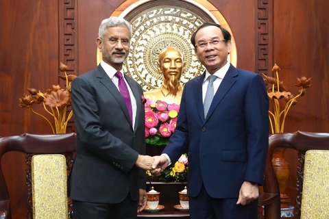Bộ trưởng Bộ ngoại giao Ấn Độ: Việt Nam - Ấn Độ xây dựng mối quan hệ vì hòa bình và ổn định của khu - Ảnh 1. Bí thư Thành ủy TP.HCM Nguyễn Văn Nên tiếp Bộ trưởng Bộ Ngoại giao Ấn Độ Subrahmanyam Jaishankar sáng 17-10 - Ảnh: HỮU HẠNH