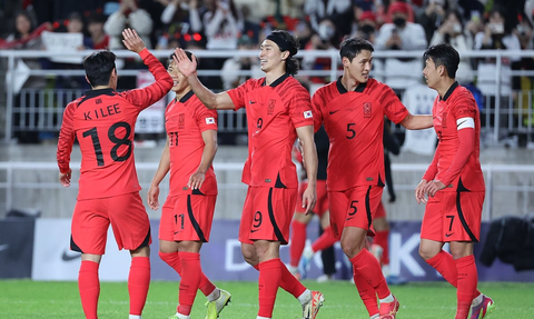 Son Heung Min ghi dấu ấn, Hàn Quốc thắng Việt Nam 6-0 - Ảnh 1. Tuyển Hàn Quốc quá mạnh so với Việt Nam - Ảnh: YONHAP