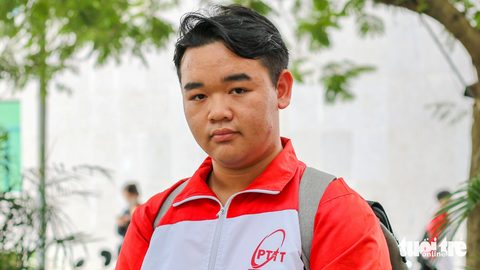 Trụ cột gia đình tuổi 18 - Ảnh 1. Bùi Hồng Hà, tân sinh viên Học viện Công nghệ bưu chính viễn thông - Ảnh: VŨ TUẤN