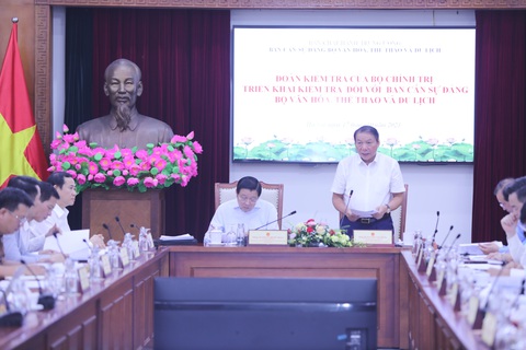 Ông Phan Đình Trạc chủ trì công bố kiểm tra công tác cán bộ tại Bộ Văn hóa, Thể thao và Du lịch - Ảnh 1. Quang cảnh buổi công bố quyết định vào chiều 17-10 - Ảnh: ĐẶNG PHƯỚC