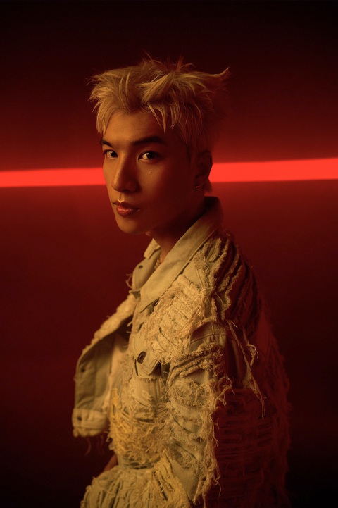 HIEUTHUHAI đa sắc màu trong album đầu tay - Ảnh 1. Rapper HIEUTHUHAI