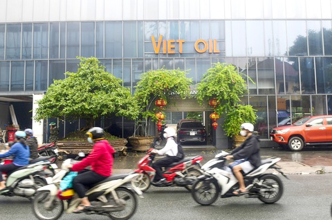 Sóng ngầm thị trường xăng dầu: Doanh nghiệp nợ thuế đầm đìa - Ảnh 1. Xuyên Việt Oil mặc dù nợ thuế, Bộ Công Thương vẫn đề nghị tháo gỡ khó khăn - Ảnh: QUANG ĐỊNH