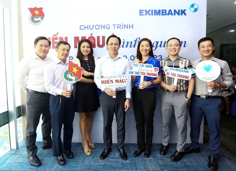 Eximbank tổ chức ngày hội hiến máu vì cộng đồng 2023 - Ảnh 4. Mỗi đơn vị máu chính là tấm lòng mà cán bộ nhân viên Eximbank gửi đến bệnh nhân trên cả nước - Ảnh: EIB