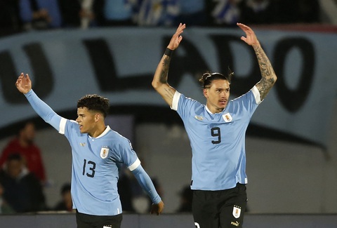 Neymar chấn thương nặng, Brazil lâm nguy ở vòng loại World Cup - Ảnh 3. Nunez (phải) rực sáng giúp Uruguay thắng trận - Ảnh: REUTERS