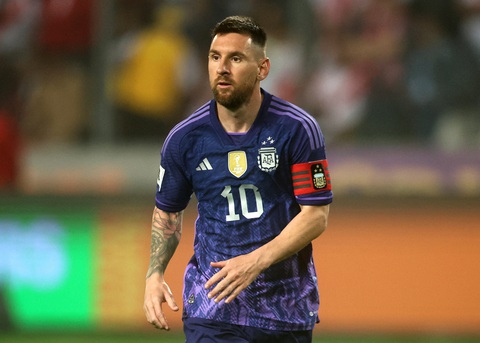 Messi rực sáng, Argentina thắng trận thứ 14 liên tiếp - Ảnh 1. Messi lại tỏa sáng cho Argentina - Ảnh: REUTERS
