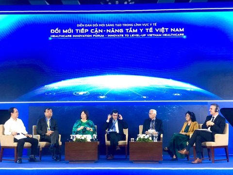 Các chuyên gia thảo luận tại diễn đàn Đổi mới Sáng tạo trong lĩnh vực Y tế ngày 18-10 - Ảnh: D.LIỄU Các chuyên gia thảo luận tại diễn đàn Đổi mới sáng tạo trong lĩnh vực y tế ngày 18-10 - Ảnh: D.LIỄU