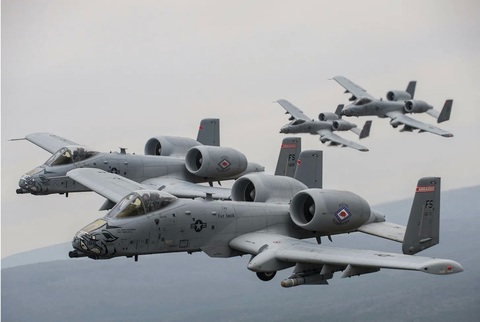 Mỹ, Nga làm gì để ngăn xung đột vượt Dải Gaza - Ảnh 2. Phi đội cường kích A-10 của Mỹ thực hiện nhiệm vụ - Ảnh: ASIA TIMES