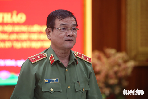 'Trước khi xảy ra tai nạn, tài xế xe Thành Bưởi vò đầu, bức tóc' - Ảnh 1. Trung tướng Lê Hồng Nam - giám đốc Công an TP.HCM - Ảnh: MINH HÒA