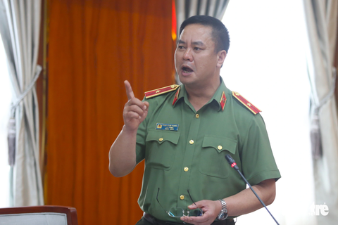 'Trước khi xảy ra tai nạn, tài xế xe Thành Bưởi vò đầu, bức tóc' - Ảnh 3. Cục trưởng Cục Pháp chế và Cải cách hành chính, tư pháp (V03 - Bộ Công an) nhắc lại vụ tai nạn của xe Thành Bưởi - Ảnh: MINH HÒA