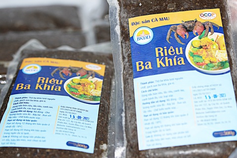 Ba khía, con sình lầy đi bán chợ xa - Kỳ 4: Ba khía lên đời đi máy bay - Ảnh 2. Sản phẩm riêu ba khía - Ảnh: THANH HUYỀN