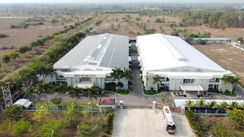 Bình Thuận tập trung phát triển công nghiệp xanh để thu hút tập đoàn đa quốc gia - Ảnh 3. Mỗi nhà máy tại Khu công nghiệp Hàm Kiệm 1 đều dành tối thiểu 20% diện tích đất cho cây xanh