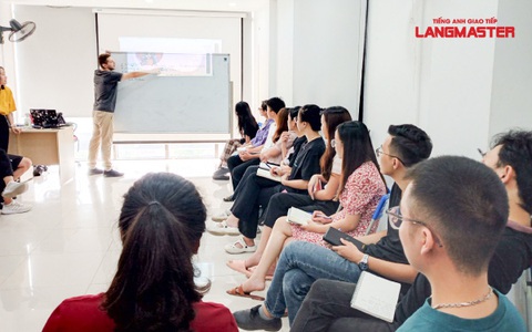Tiếng Anh giao tiếp cho người đi làm: Hiệu quả nhờ ‘kỷ luật thép’ - Ảnh 3. Tiếng Anh giao tiếp cho người đi làm: Hiệu quả nhờ ‘kỷ luật thép’ - Ảnh 3.