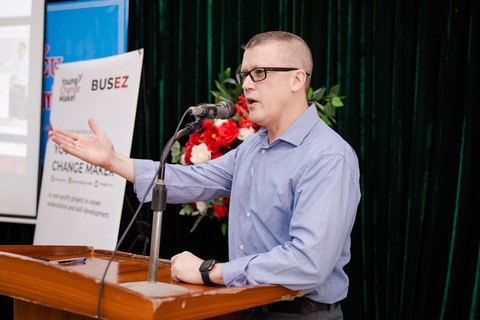 GS David K. Harrison là một người truyền cảm hứng cho các học sinh, sinh viên. Ảnh: Đ.H GS K. David Harrison là một người truyền cảm hứng cho các học sinh, sinh viên - Ảnh: Đ.H