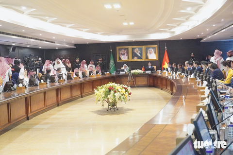 Diễn đàn doanh nghiệp Việt Nam - Saudi Arabia chật kín với sự quan tâm của nước bạn - Ảnh 1. Diễn đàn doanh nghiệp Việt Nam - Saudi Arabia chật kín hội trường, với sự tham gia của doanh nghiệp hai nước - Ảnh: N.AN