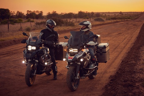 Sở hữu xe BMW Motorrad với ưu đãi lên đến 130 triệu đồng - Ảnh 3. BMW R 1250 GS và BMW R 1250 GS Adventure sở hữu thiết kế ấn tượng và công nghệ vượt trội