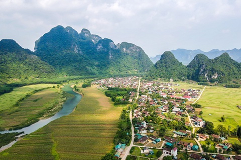 Nơi duy nhất của Việt Nam được vinh danh là làng du lịch tốt nhất thế giới - Ảnh 1. Tân Hóa - làng du lịch vừa được Tổ chức Du lịch thế giới vinh danh - Ảnh: T.A
