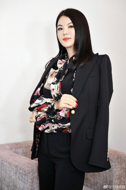 Chân dung nữ MC Lý Tương có 70 căn nhà, ăn bữa sáng giá ngàn đô - Ảnh 2. Chân dung nữ MC Lý Tương có 70 căn nhà, ăn bữa sáng giá ngàn đô - Ảnh 2.