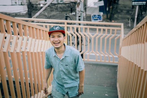 Chặn ngay Hội chứng "mông chết" sau Tết - Ảnh 3. Tranh thủ leo cầu thang bộ khi có thể - Nguồn ảnh: Pexels