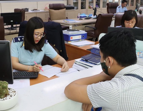 Nhân Viên Khai Báo Hải Quan và cơ hội việc làm hiện nay - Ảnh 5. Để trở thành nhân viên hải quan bạn phải chịu được áp lực trong công việc - Ảnh: Internet.