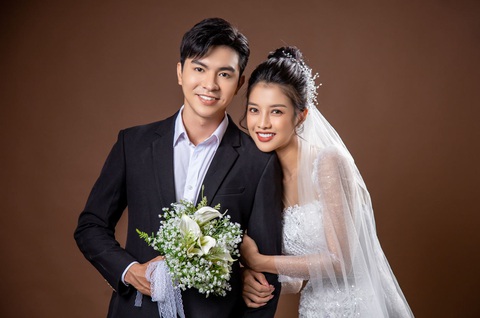 Steven Nguyễn và Trình Mỹ Duyên trong "Mặt trời mùa đông" - Ảnh: ĐPCC Steven Nguyễn và Trình Mỹ Duyên trong "Mặt trời mùa đông" - Ảnh: ĐPCC