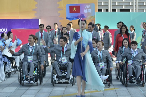 Thượng cờ đoàn thể thao Việt Nam tại Asian Para Games 4 - Ảnh 4. Các vận động viên người khuyết tật Việt Nam tự tin bước vào Asian Para Games 4 - Ảnh: THÁI DƯƠNG
