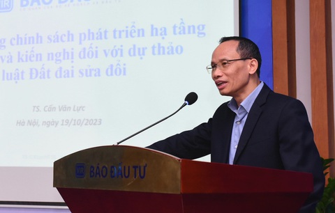Luật Đất đai sửa đổi đang 'bỏ quên' dự án du lịch? - Ảnh 1. TS Cấn Văn Lực - Ảnh: GIA HÂN