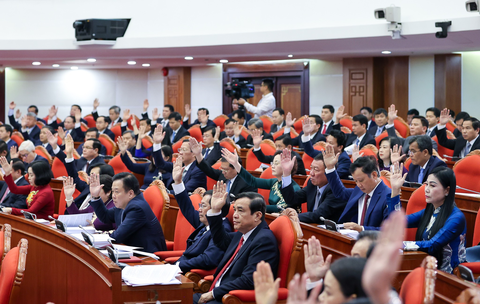 Các đại biểu tham dự Hội nghị Trung ương 8 - Ảnh: NHẬT BẮC Các đại biểu tham dự Hội nghị Trung ương 8 - Ảnh: NHẬT BẮC