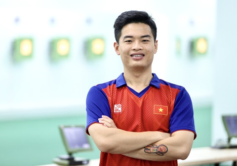 Khi có thời gian rảnh, Phạm Quang Huy có sở thích dọn dẹp, sắp xếp đồ đạc thật ngăn nắp - Ảnh: NGUYỄN KHÁNH Khi có thời gian rảnh, Phạm Quang Huy có sở thích dọn dẹp, sắp xếp đồ đạc thật ngăn nắp - Ảnh: NGUYỄN KHÁNH