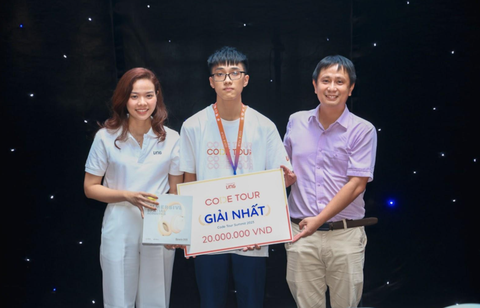 Tân sinh viên Nguyễn Tấn Dũng giành chiến thắng cuộc thi lập trình Code Tour 2023 - Ảnh: PHƯỢNG ANH Tân sinh viên Nguyễn Tấn Dũng giành chiến thắng cuộc thi lập trình Code Tour 2023 - Ảnh: PHƯỢNG ANH
