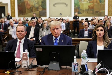 Vẻ mặt của cựu Tổng thống Donald Trump tại phiên tòa dân sự ở New York ngày 2-10 - Ảnh: REUTERS Vẻ mặt của cựu tổng thống Donald Trump tại phiên tòa dân sự ở New York ngày 2-10 - Ảnh: REUTERS