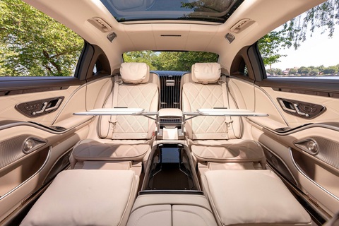 Mercedes-Benz đang phát triển túi khí cho người... nằm trên xe, sẵn sàng cho xe tự lái - Ảnh 1. Việc phải phát triển túi khí và hệ thống an toàn cho ghế có khả năng ngả lưng góc lớn khiến Mercedes-Benz cũng nghiên cứu luôn công nghệ an toàn cho giường nằm trên ô tô - Ảnh: Mercedes-Benz