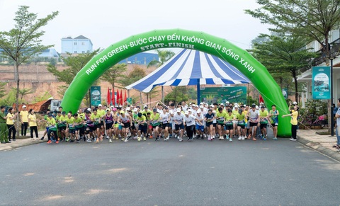 Run For Green - Giải chạy vì một cộng đồng xanh, lối sống xanh - Ảnh 1. Hơn 200 vận động viên tham gia giải chạy Run For Green do Sài Gòn Center tổ chức