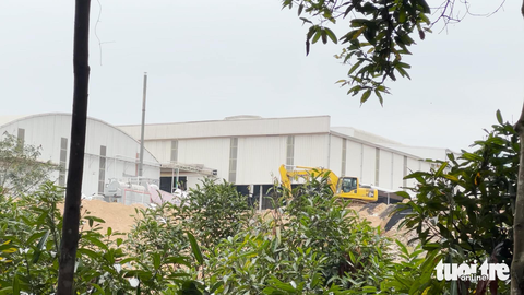 Nhà xưởng bên trong khu mỏ đất hiếm Yên Phú (tỉnh Yên Bái) của Công ty cổ phần Tập đoàn Thái Dương - Ảnh: PHẠM TUẤN Nhà xưởng bên trong khu mỏ đất hiếm Yên Phú (tỉnh Yên Bái) của Công ty cổ phần Tập đoàn Thái Dương - Ảnh: PHẠM TUẤN