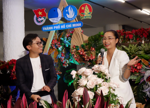 'Gửi một nửa dịu dàng…' đến những người phụ nữ yêu thương - Ảnh 4. Công dân trẻ tiêu biểu TP.HCM Nguyễn Ngọc Hương tại buổi giao lưu - Ảnh: K.ANH