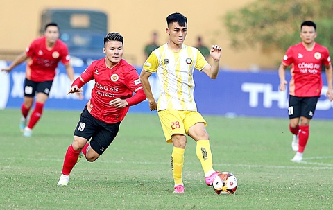 CLB Thanh Hóa (phải) là "chướng ngại vật" cho các ứng viên vô địch V-League 2023-2024 Ảnh: H.TÙNG CLB Thanh Hóa (phải) là "chướng ngại vật" cho các ứng viên vô địch V-League 2023-2024 - Ảnh: H.TÙNG
