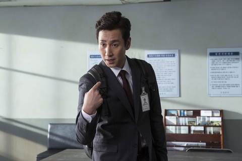Loạt phim đình đám của “Ảnh đế” Lee Sun Kyun - Ảnh 7. Lee Sun Kyun đảm nhận vai diễn Byeon Ho Sung trong Xác chết bí ẩn