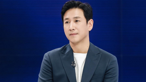 Nam diễn viên 'Parasite' Lee Sun Kyun lạm dụng ma túy - Ảnh 1. Lee Sun Kyun là diễn viên hàng đầu Hàn Quốc - Ảnh: Koreaboo