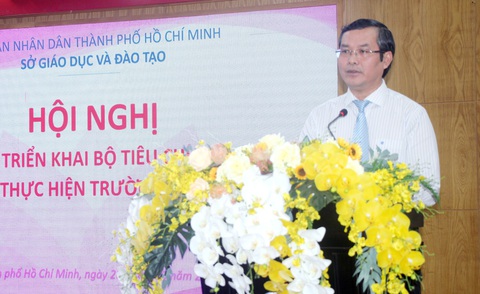 Bộ Giáo dục nói gì về trường học hạnh phúc? - Ảnh 1. Ông Nguyễn Văn Phúc, thứ trưởng Bộ Giáo dục và Đào tạo, phát biểu tại Hội nghị triển khai Bộ tiêu chí trường học hạnh phúc - Ảnh: PHÚC HỒ