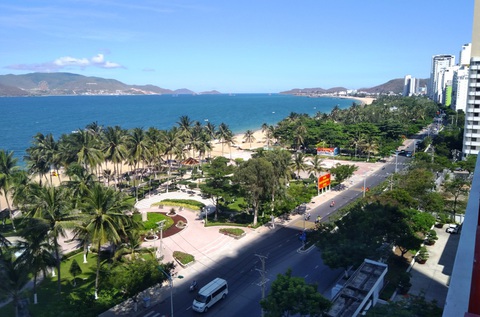 Làm sao phục hồi “thiên đường đã mất” cho vịnh Nha Trang - Ảnh 1. Vịnh Nha Trang theo các nhà khoa học Việt Nam và quốc tế là một "hình mẫu tự nhiên hiếm có của hệ thống vịnh biển thế giới" - Ảnh: PHAN SÔNG NGÂN