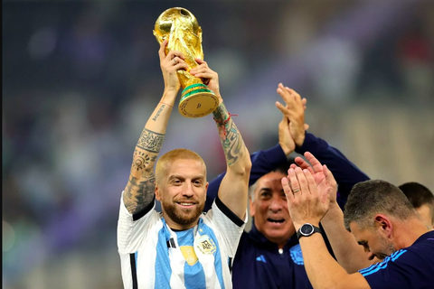Điểm tin thể thao sáng 21-10: Tiền vệ Argentina dính doping trước World Cup 2022 - Ảnh 3. Papu Gomez dương tính với chất cấm từ tháng 11-2022, trước thời điểm anh cùng tuyển Argentina đăng quang ở World Cup 2023 - Ảnh: REUTERS