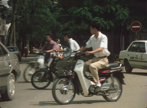 Dust & Metal: trải nghiệm điện ảnh - hòa nhạc độc đáo - Ảnh 11. Dust & Metal: trải nghiệm điện ảnh - hòa nhạc độc đáo - Ảnh 11.