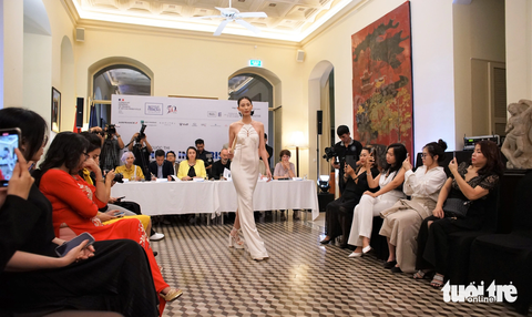 BST Quê mẹ của Trà My chiến thắng cuộc thi 'Fashion in Paris' - Ảnh 11. BST Quê mẹ của Trà My chiến thắng cuộc thi 'Fashion in Paris' - Ảnh 11.