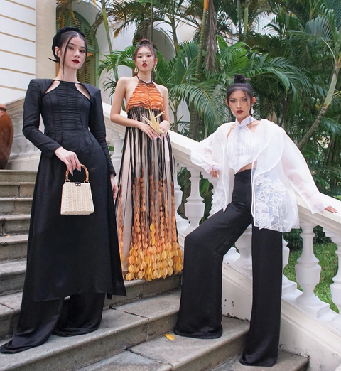 BST Quê mẹ của Trà My chiến thắng cuộc thi 'Fashion in Paris' - Ảnh 3. Bộ sưu tập "Quê mẹ" kết hợp khéo léo giữa những nét truyền thống văn hóa Việt Nam như áo dài, khăn lươn, hình ảnh những cánh đồng lúa, hoa sen... với phong cách thời trang Pháp thanh lịch và phóng khoáng.