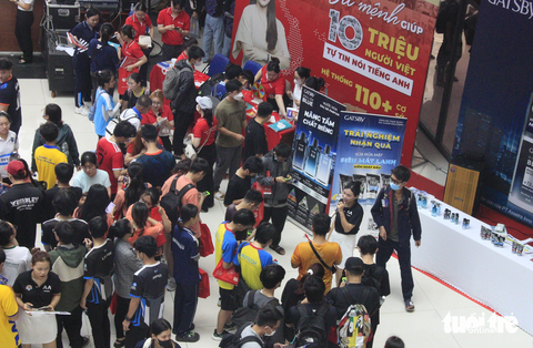 Đến ngày hội Tân sinh viên chạy việt dã, thi đấu game - Ảnh 12. Đông đảo sinh viên đến trải nghiệm Ngày hội tân sinh viên 2023 tại TP.HCM - Ảnh: CÔNG TRIỆU